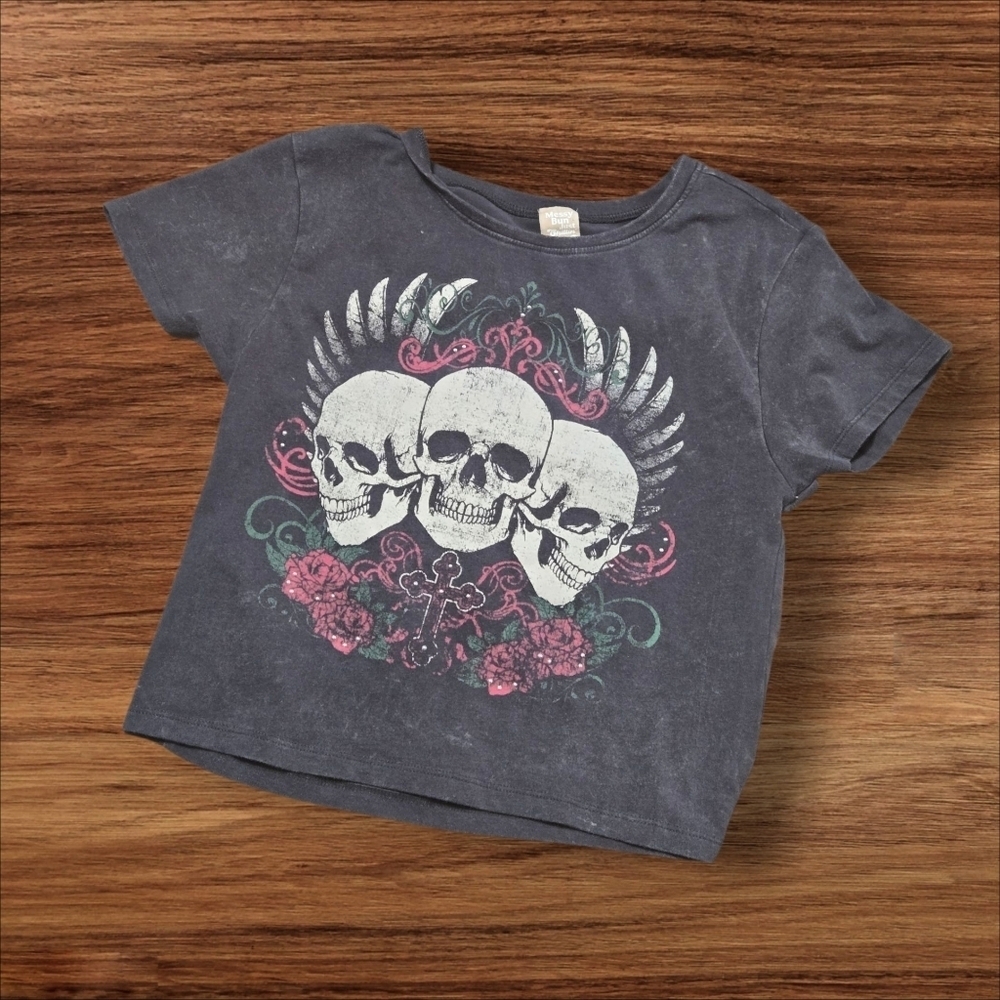 Messy Bun Just Chillin' Gray Skull Wings Crop Top NWT